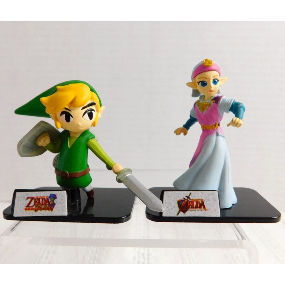 Nintendo Legend of Zelda Tomy Mini Figs w/Stands 2012 Lot Of 2 Link Ocarina Toys